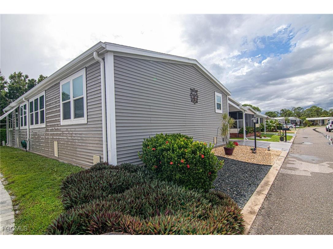 417 Snead Drive North Fort Myers FL 33903 2025014500 image38