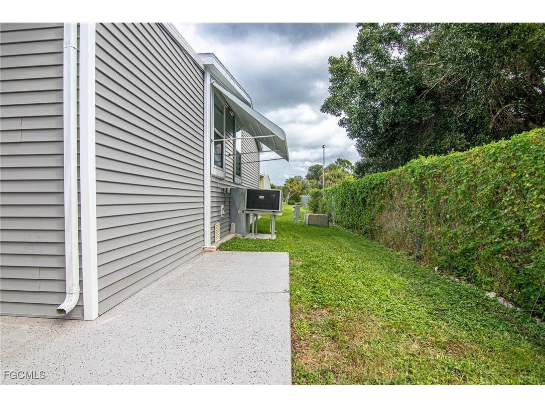417 Snead Drive North Fort Myers FL 33903 2025014500 image40