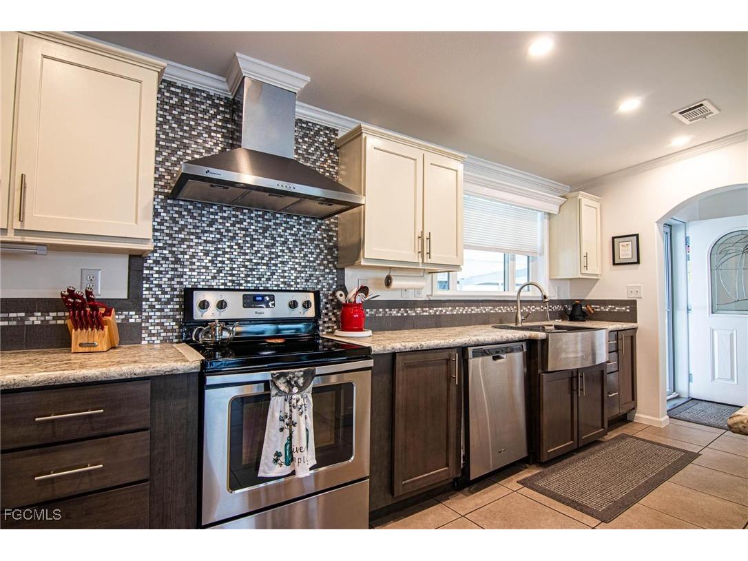 417 Snead Drive North Fort Myers FL 33903 2025014500 image6