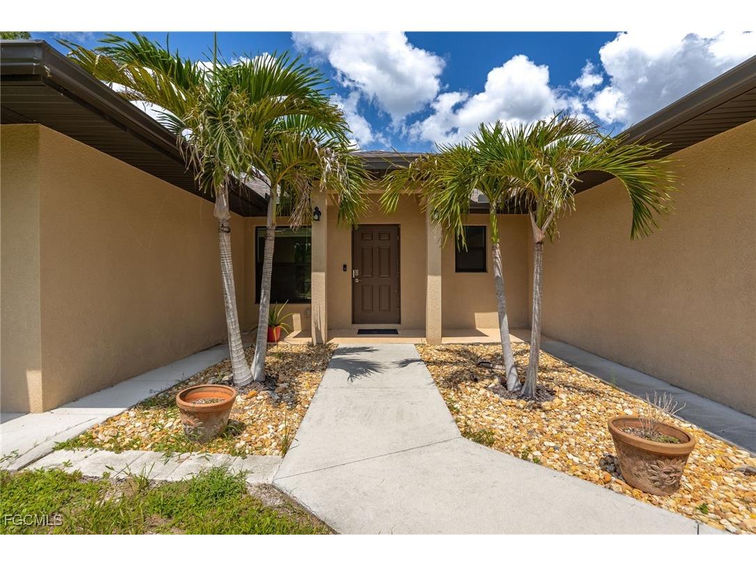 417 Thompson Avenue Lehigh Acres FL 33972 2025002811 image5