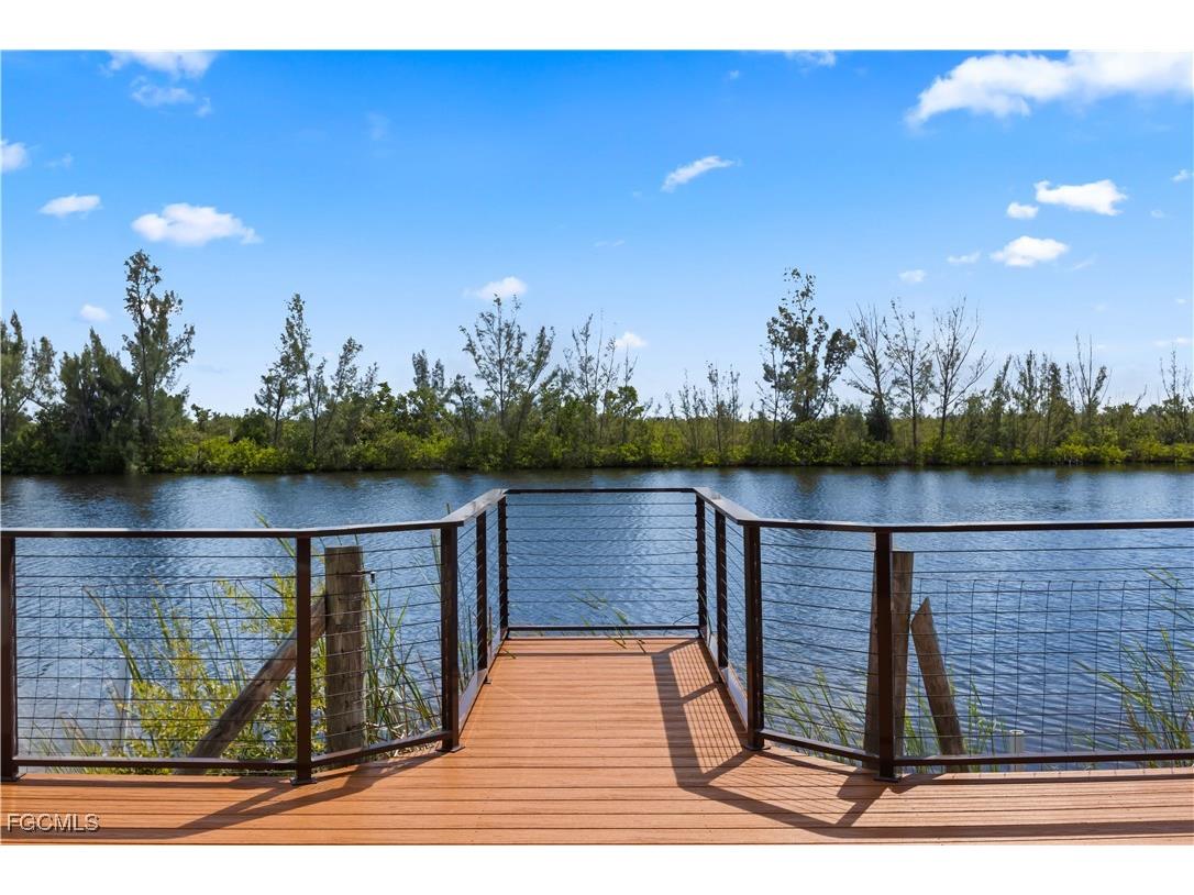 4176 Lake Breeze Lane Saint James City FL 33956 2025005577 image1