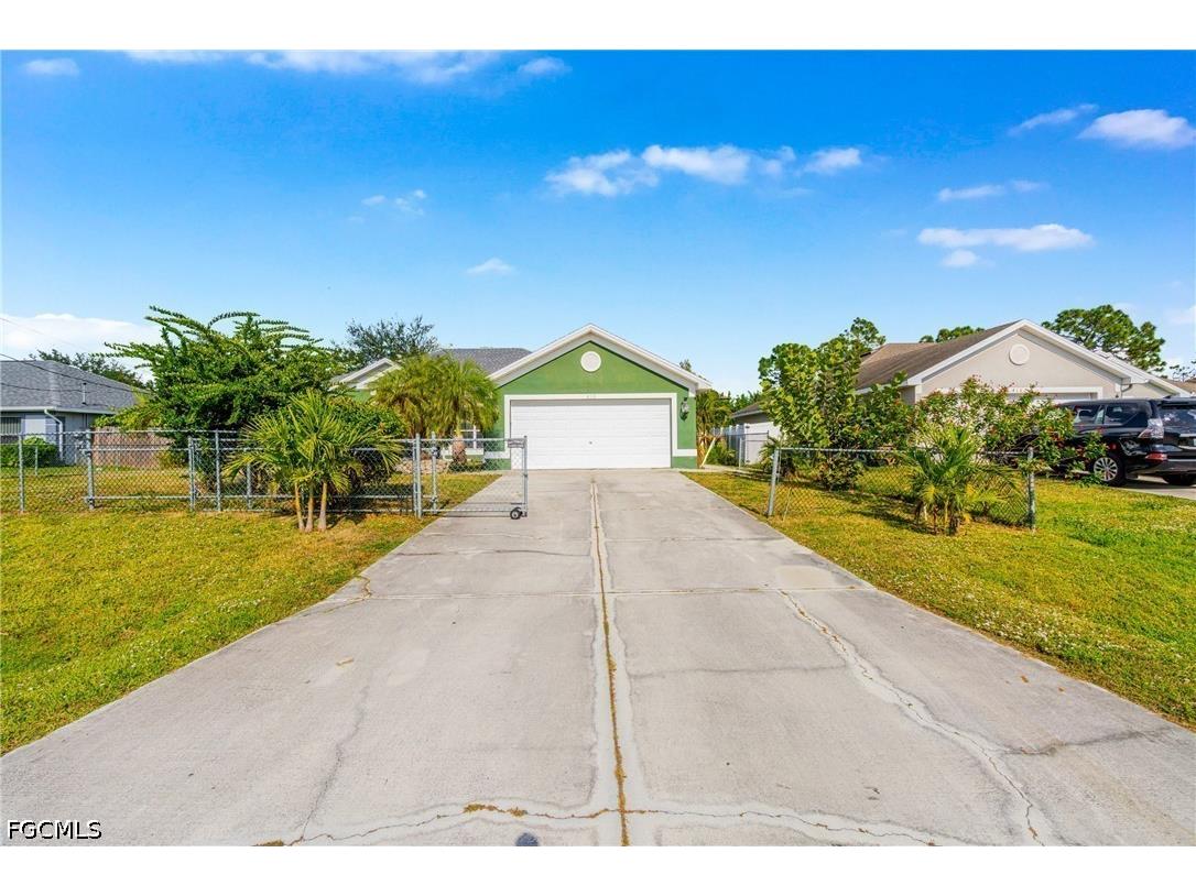 418 Windermere Drive Lehigh Acres FL 33972 2026020093 image3