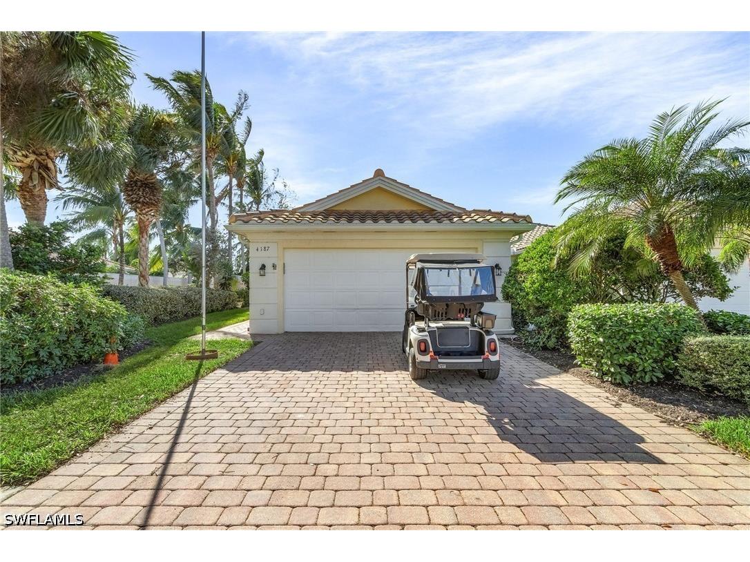 4187 Saint George Lane Naples FL 34119 226015676 image1