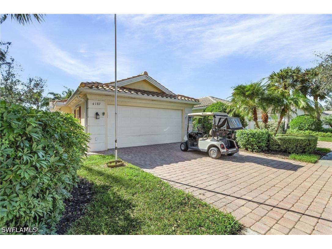 4187 Saint George Lane Naples FL 34119 226015676 image2