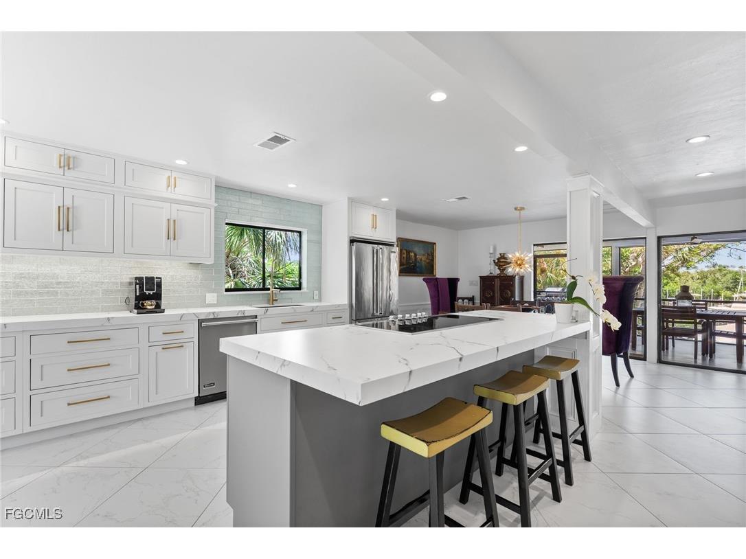 419 Lighthouse Way Sanibel FL 33957 2025015008 image11