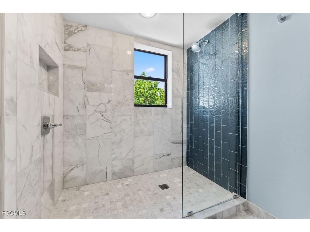 419 Lighthouse Way Sanibel FL 33957 2025015008 image17