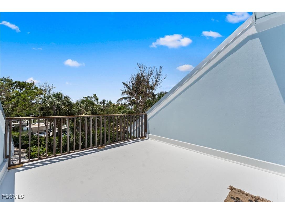 419 Lighthouse Way Sanibel FL 33957 2025015008 image21