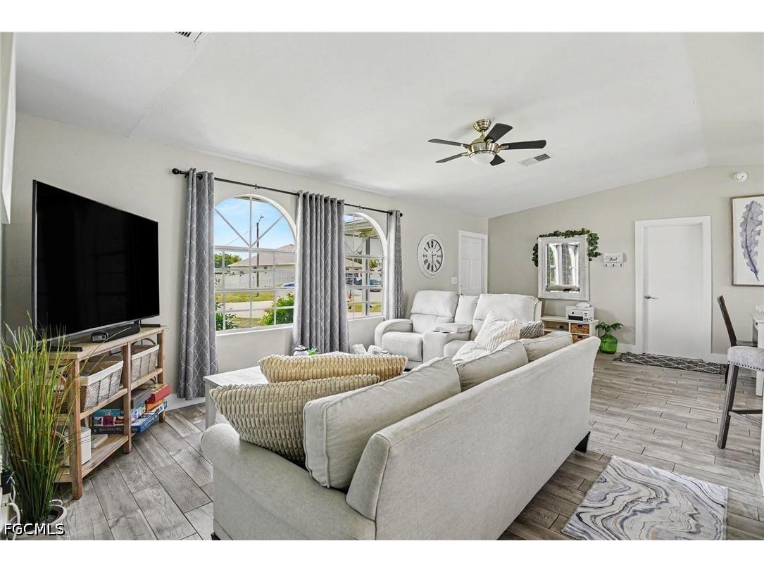419 NW 7th Terrace Cape Coral FL 33993 2026025884 image3