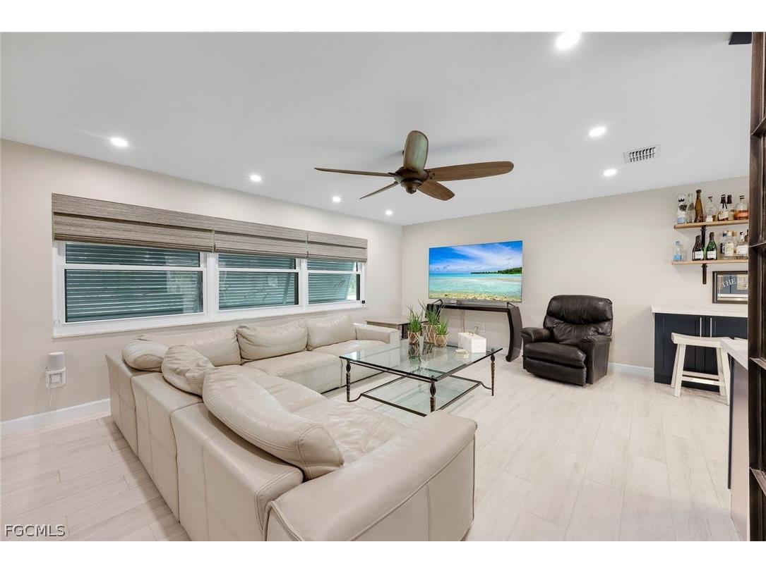 419 Pinecrest Court Cape Coral FL 33904 2026009375 image12