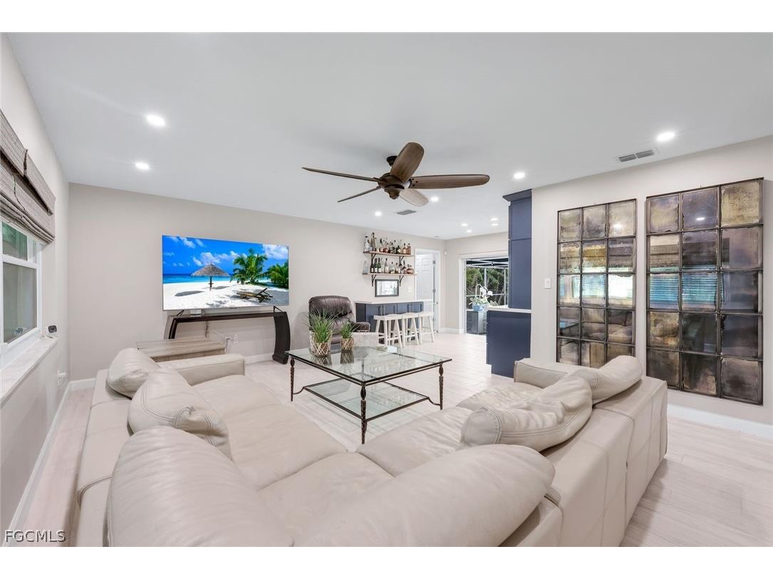 419 Pinecrest Court Cape Coral FL 33904 2026009375 image13