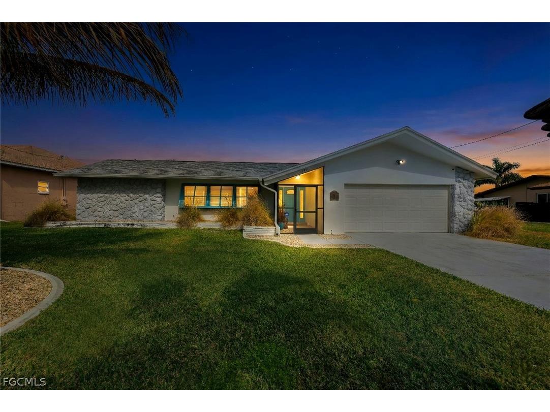 419 Pinecrest Court Cape Coral FL 33904 2026009375 image4