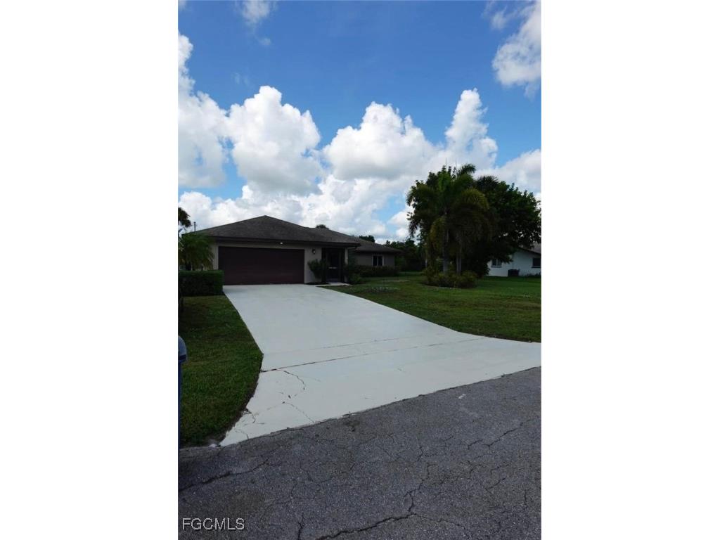 419 Robert Avenue Lehigh Acres FL 33936 2025013982 image2