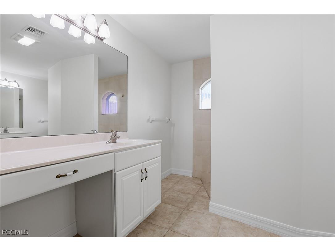 419 SW 12th Street Cape Coral FL 33991 2026013418 image25