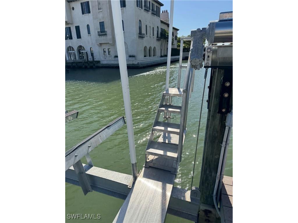 4190 Gulf Shore Boulevard N Naples FL 34103 224101013 image3