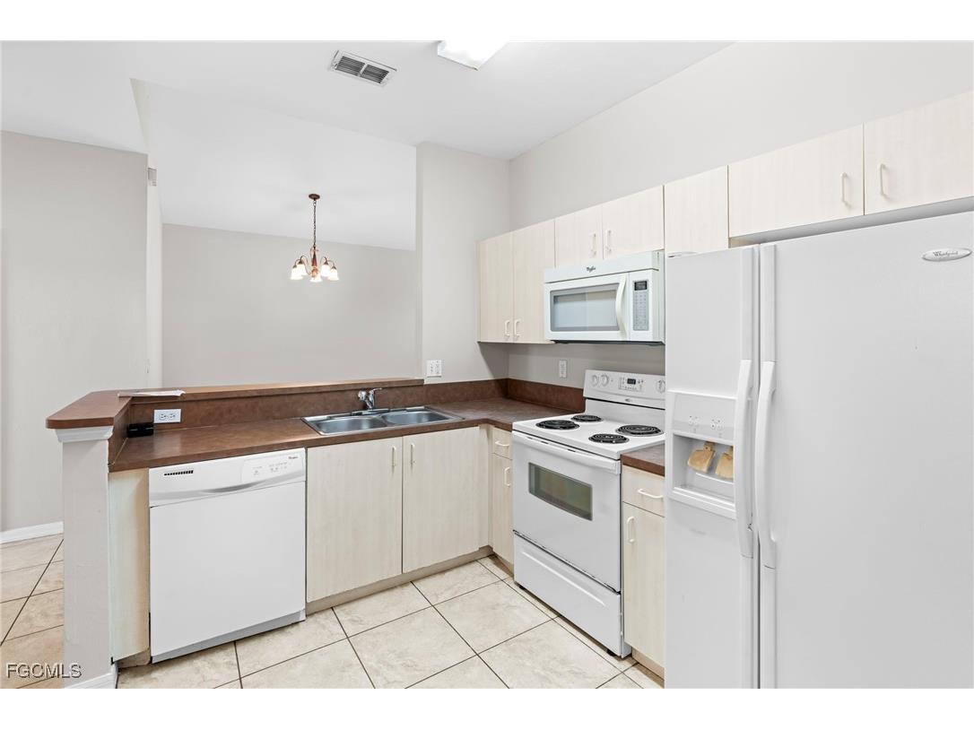 4191 Bellasol Circle #521 Fort Myers FL 33916 2025012041 image5