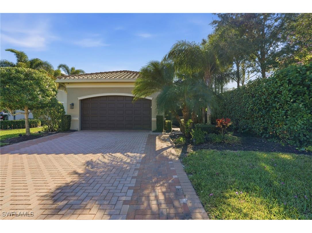 4194 Amelia Way Naples FL 34119 226000722 image1