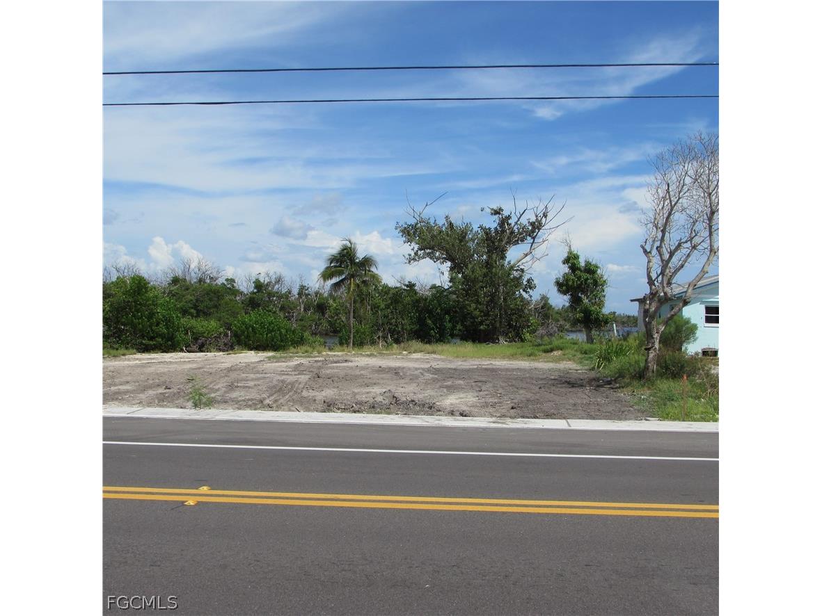 4195 Pine Island Road NW Matlacha FL 33993 2026012930 image1