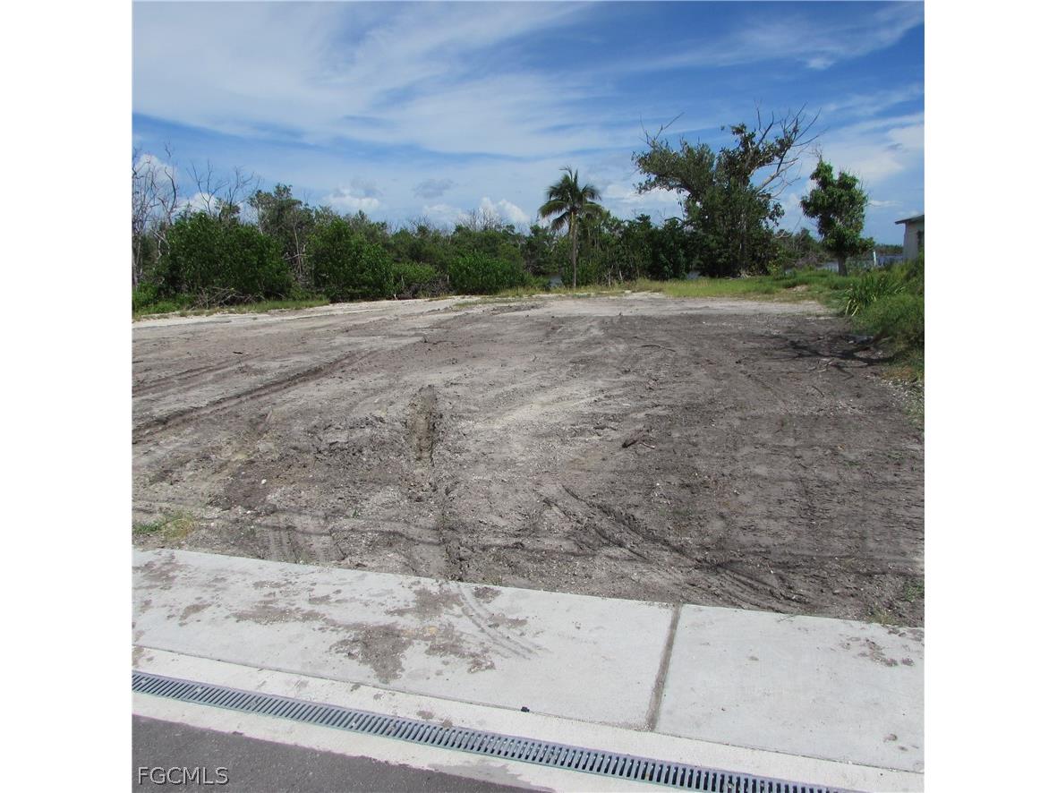 4195 Pine Island Road NW Matlacha FL 33993 2026012930 image2