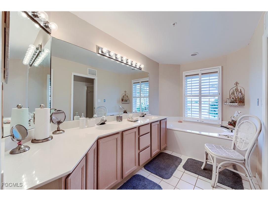 4198 Bay Beach Lane #113 Fort Myers Beach FL 33931 2025005865 image30