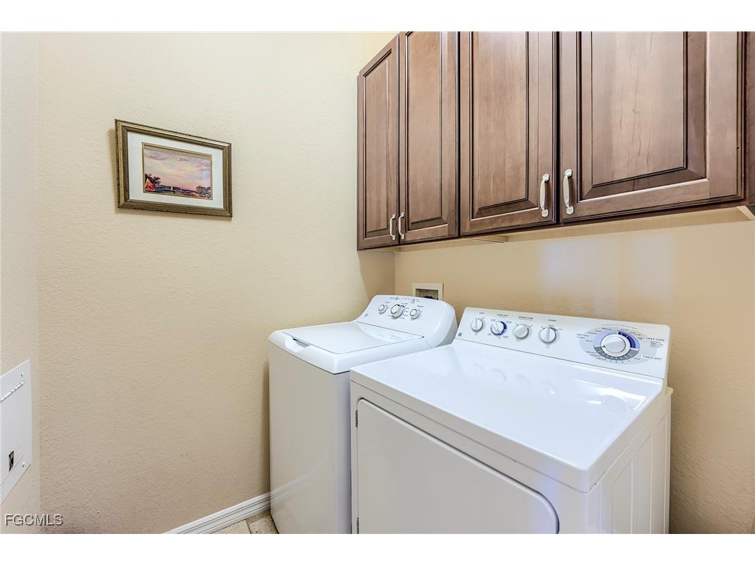 4198 Bay Beach Lane #113 Fort Myers Beach FL 33931 2025005865 image9