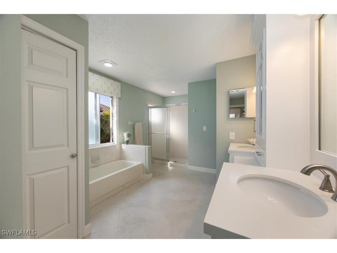 4198 Royal Wood Boulevard Naples FL 34112 226001408 image16