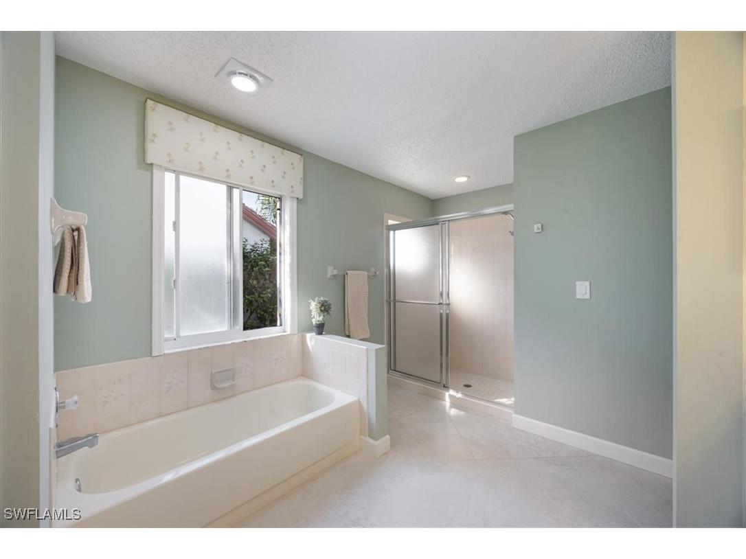 4198 Royal Wood Boulevard Naples FL 34112 226001408 image17