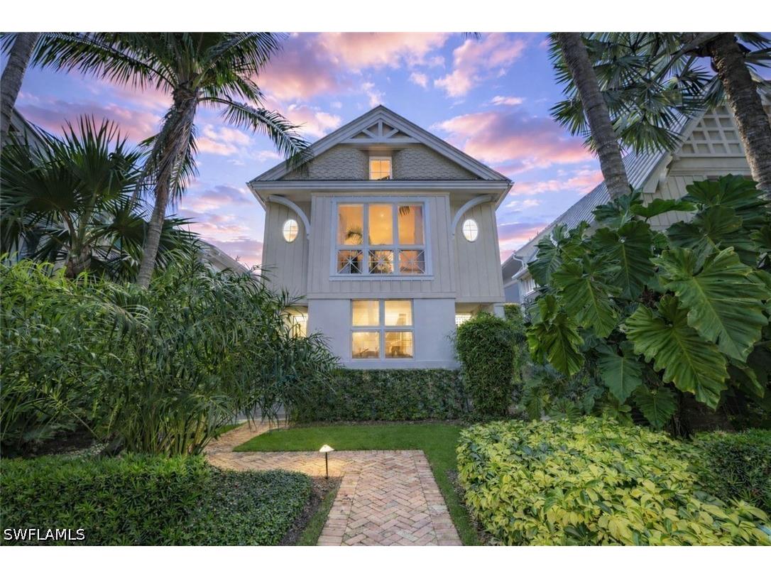42 6th Street S Naples FL 34102 226019846 image1