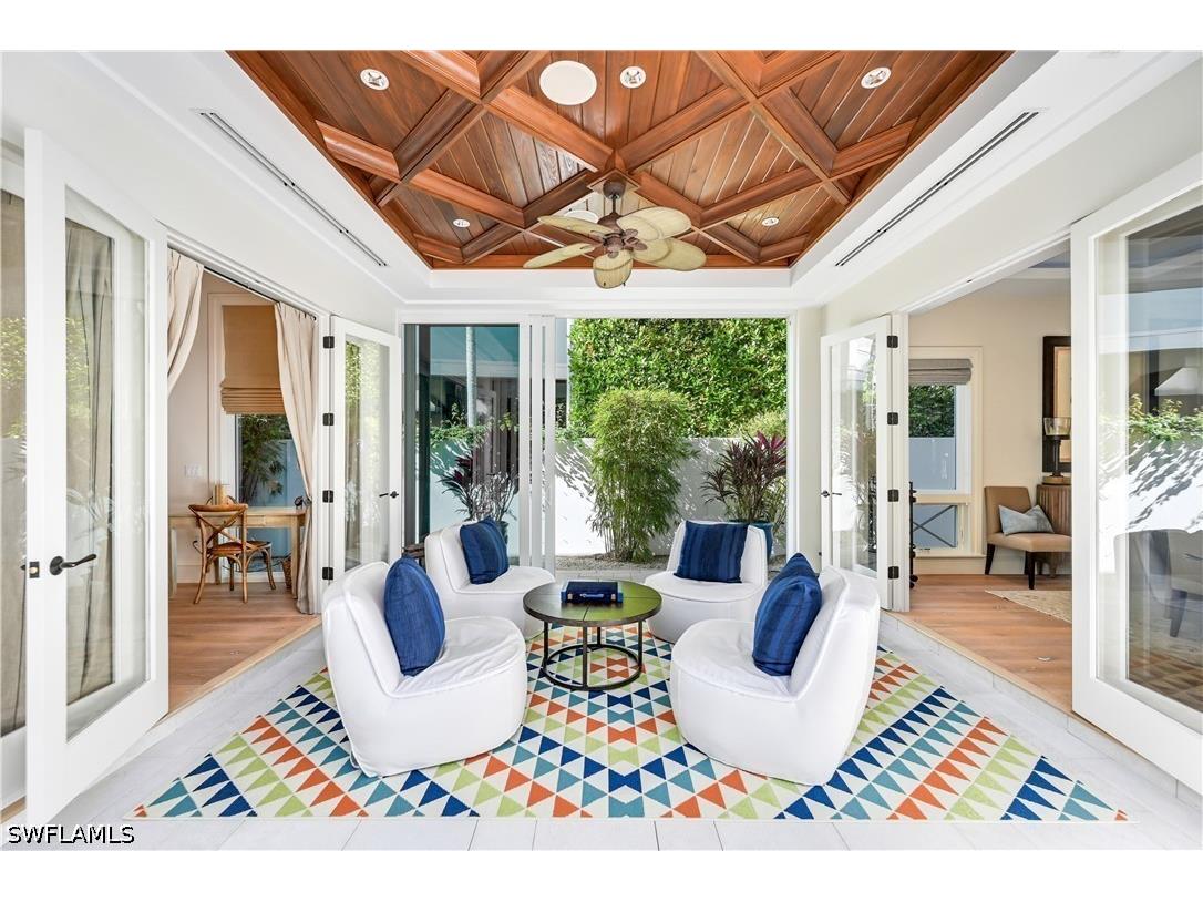 42 6th Street S Naples FL 34102 226019846 image15