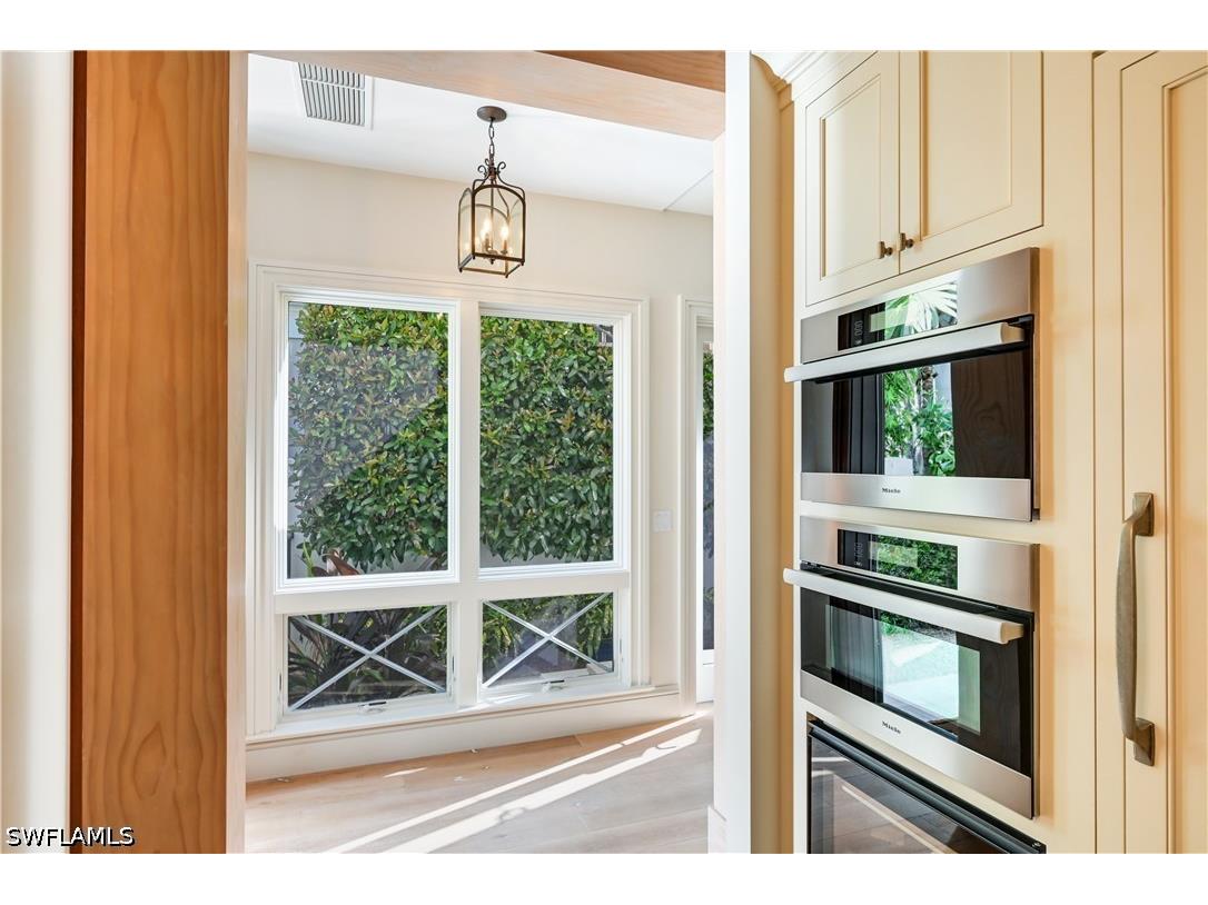 42 6th Street S Naples FL 34102 226019846 image29