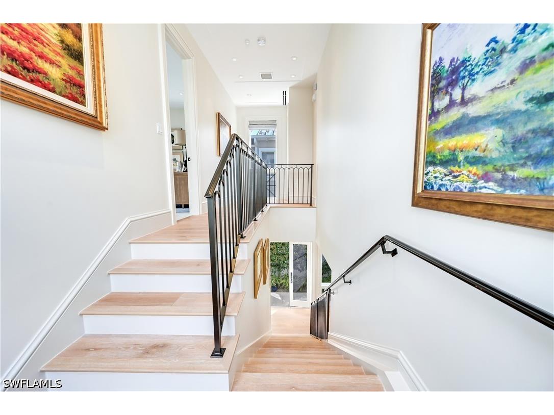 42 6th Street S Naples FL 34102 226019846 image32