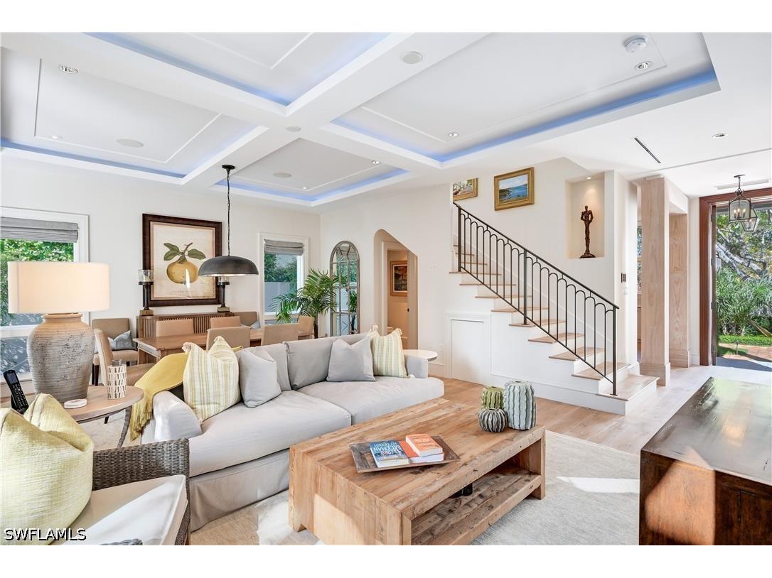 42 6th Street S Naples FL 34102 226019846 image4