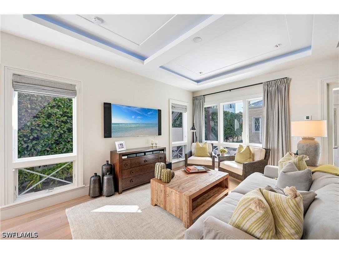 42 6th Street S Naples FL 34102 226019846 image5