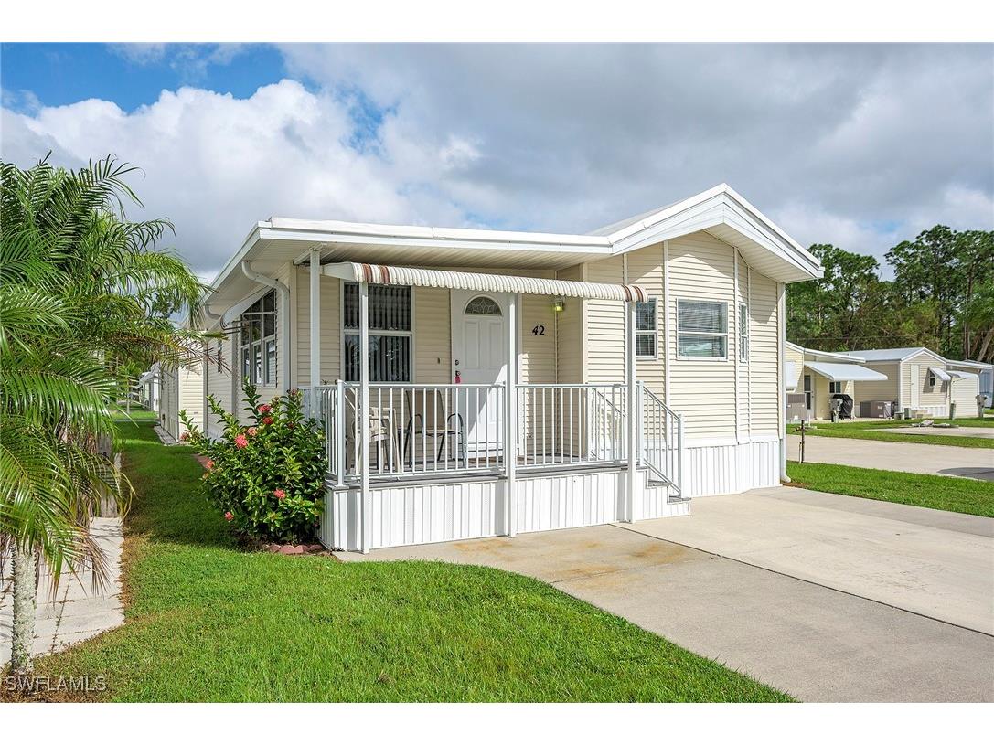 42 La Fonda Lane North Fort Myers FL 33903 224088534 image1