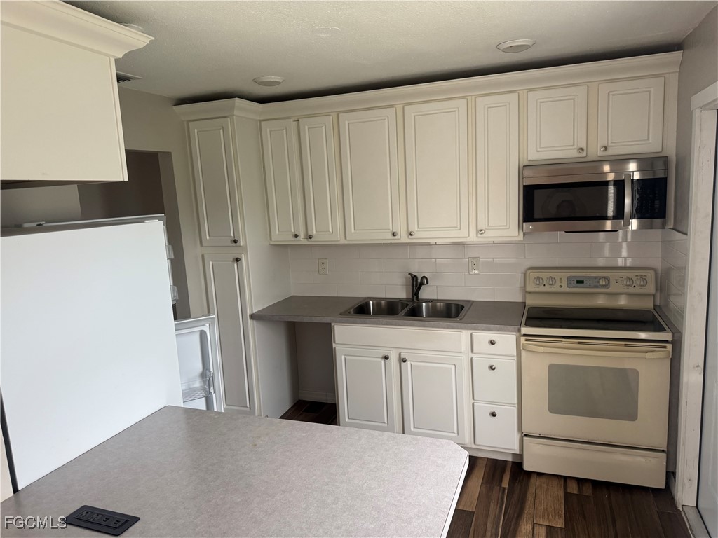 42 Temple Court Lehigh Acres FL 33936 2025020634 image5