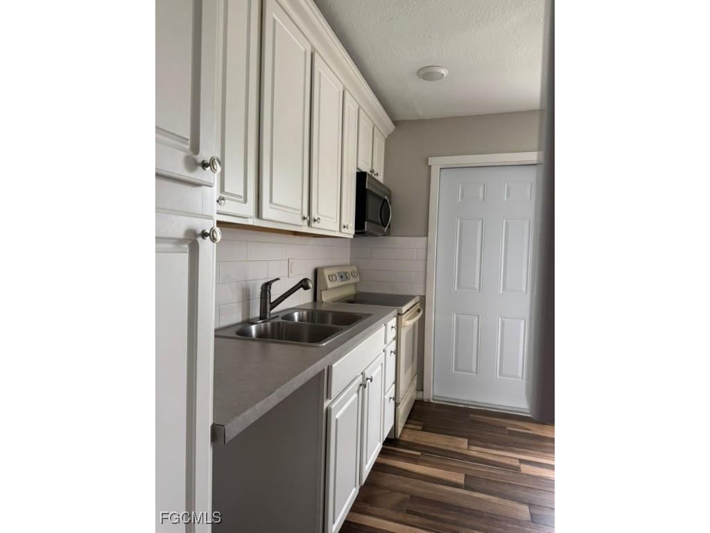 42 Temple Court Lehigh Acres FL 33936 2025020634 image7