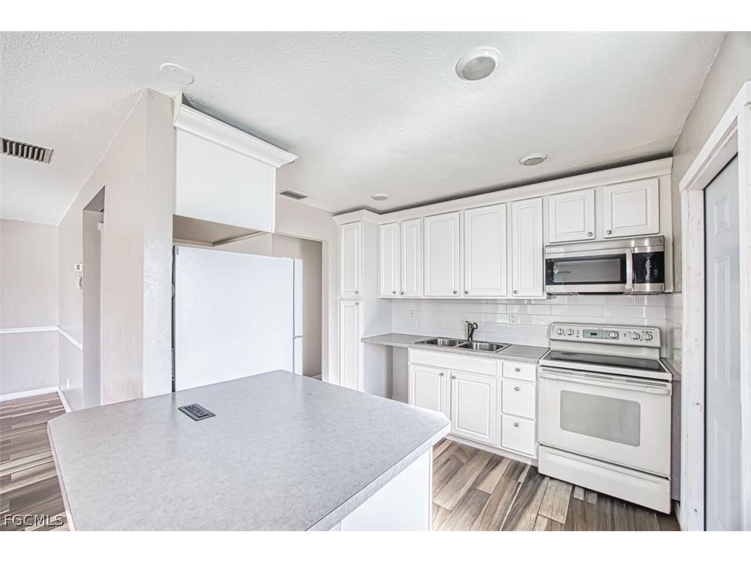 42 Temple Court Lehigh Acres FL 33936 2026011341 image6