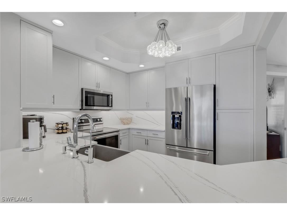 420 Cove Tower Drive #802 Naples FL 34110 226011326 image9