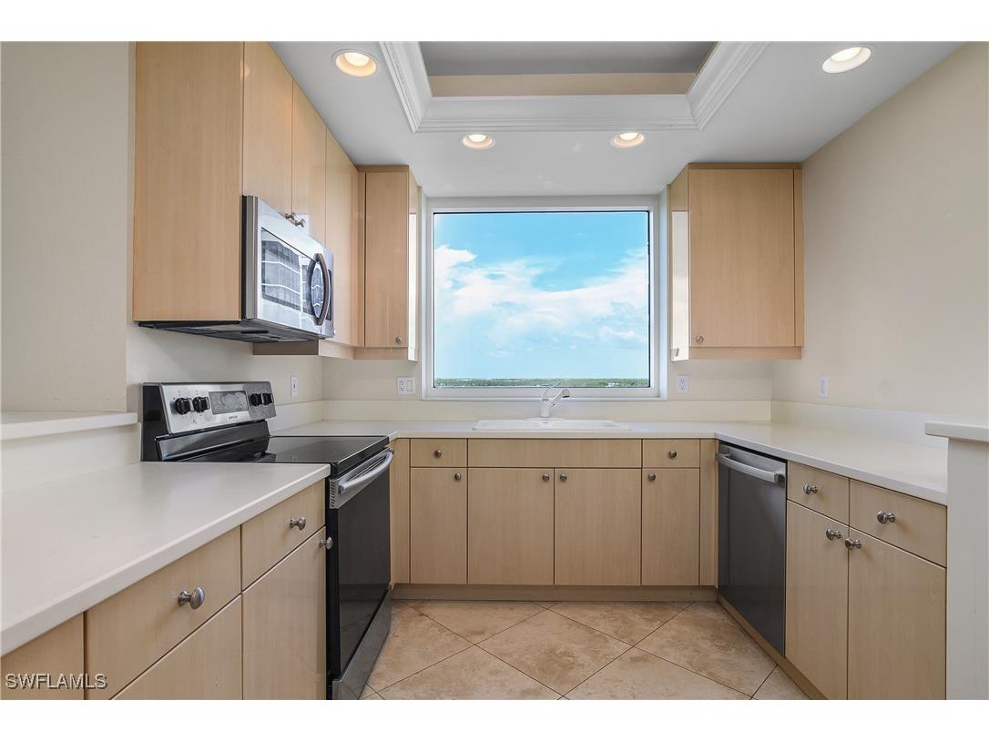 420 Cove Tower Drive #804 Naples FL 34110 225077875 image13