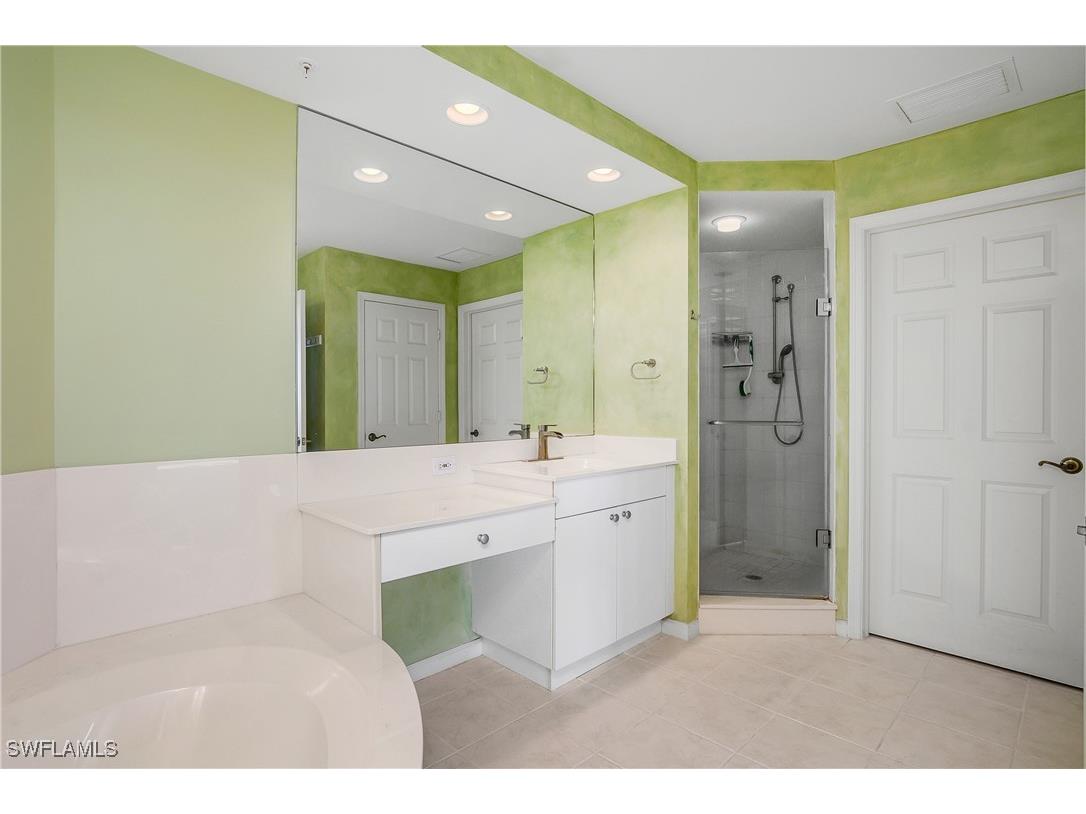 420 Cove Tower Drive #804 Naples FL 34110 225077875 image21