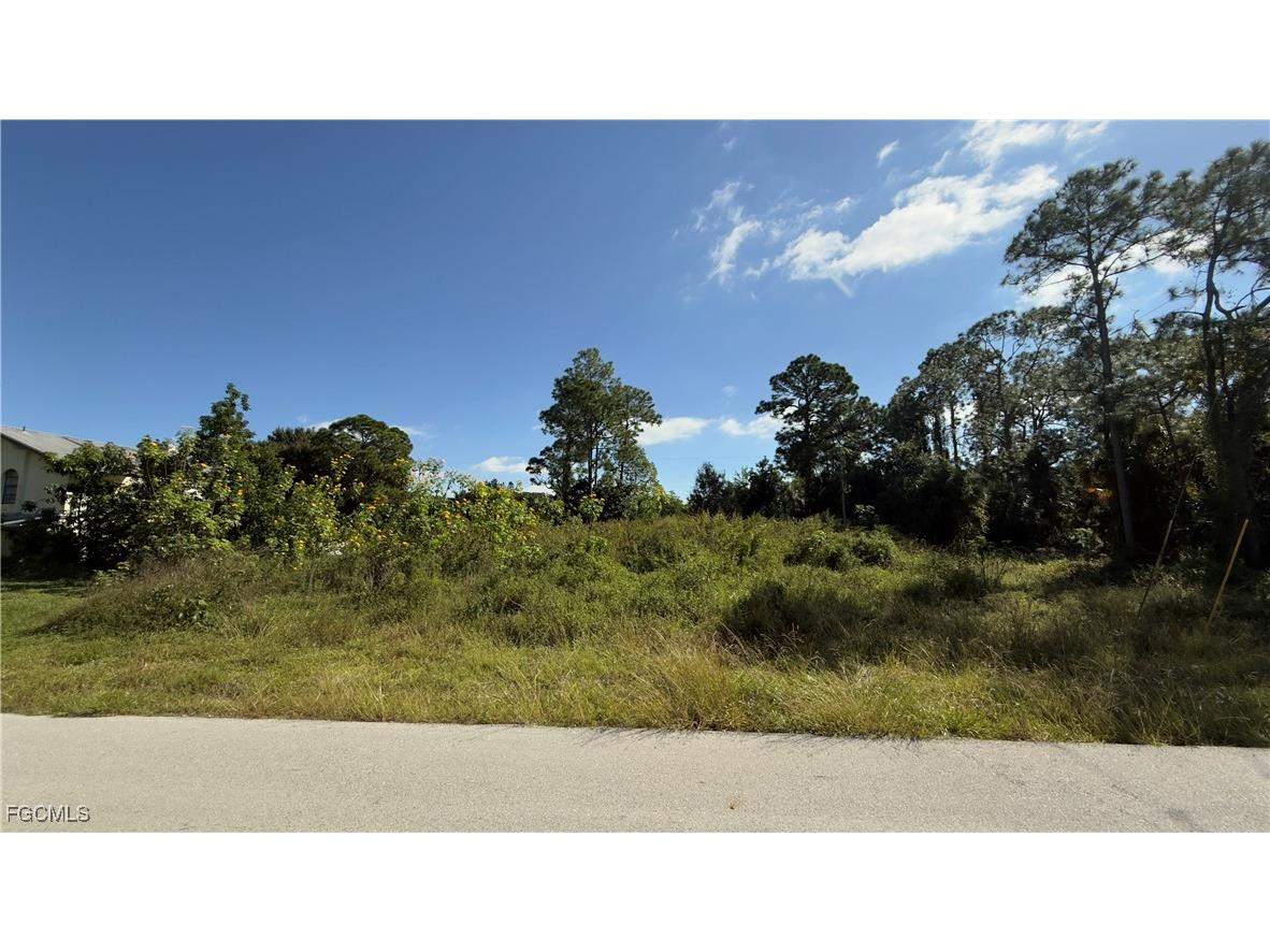 420 Hamilton Avenue Lehigh Acres FL 33972 2025018247 image2