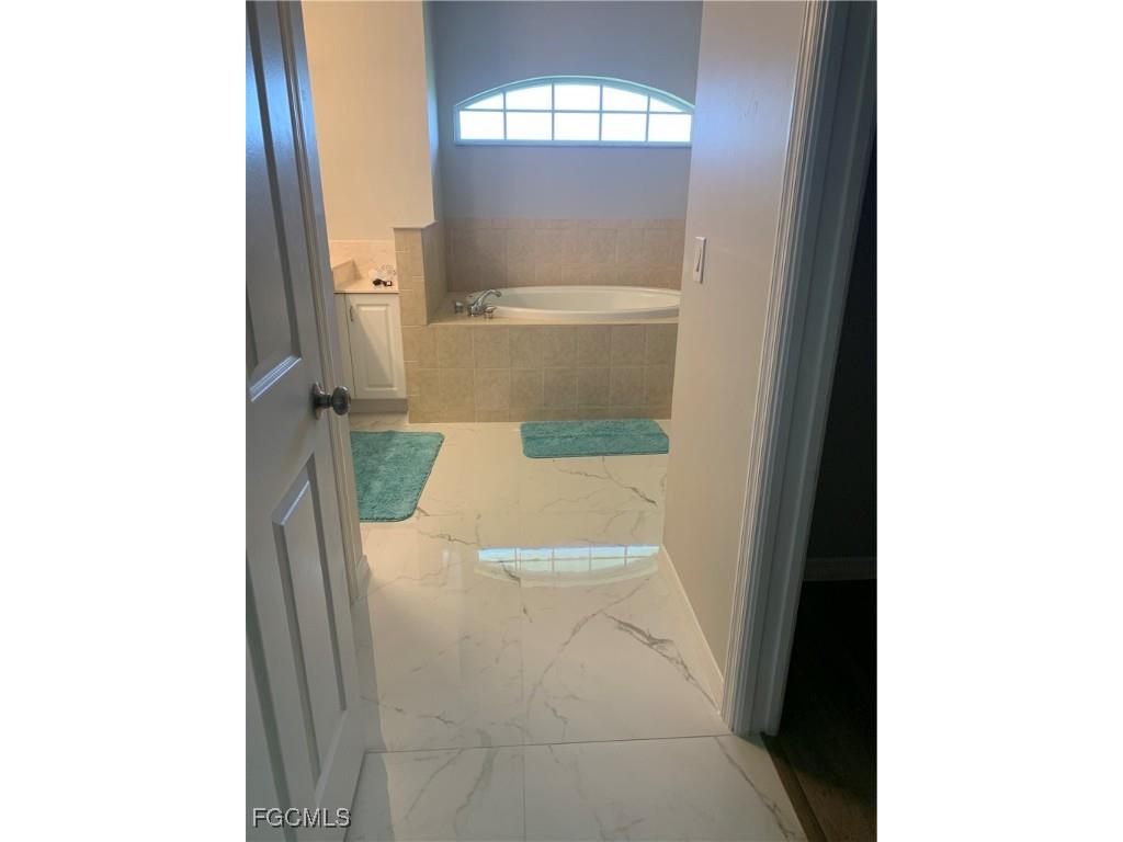 420 NE 15th Terrace Cape Coral FL 33909 2025021122 image16