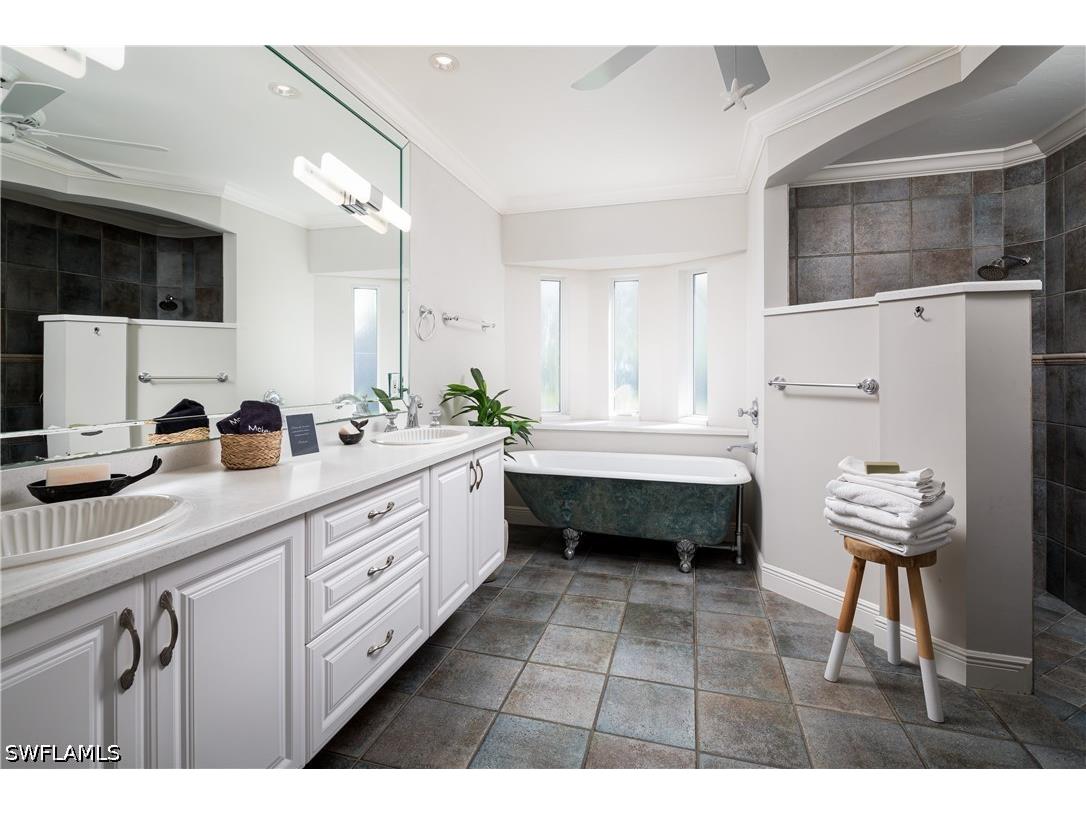 420 Palm Circle E Naples FL 34102 226022366 image20