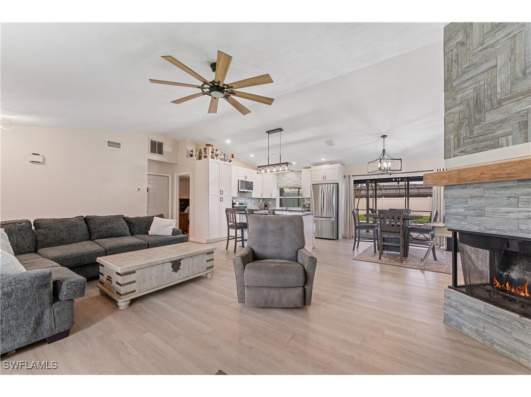 420 SE 10th Avenue Cape Coral FL 33990 225063577 image8