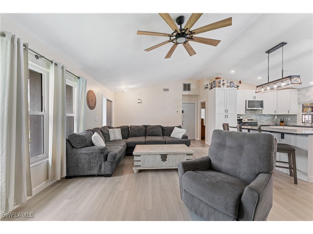 420 SE 10th Avenue Cape Coral FL 33990 225063577 image9