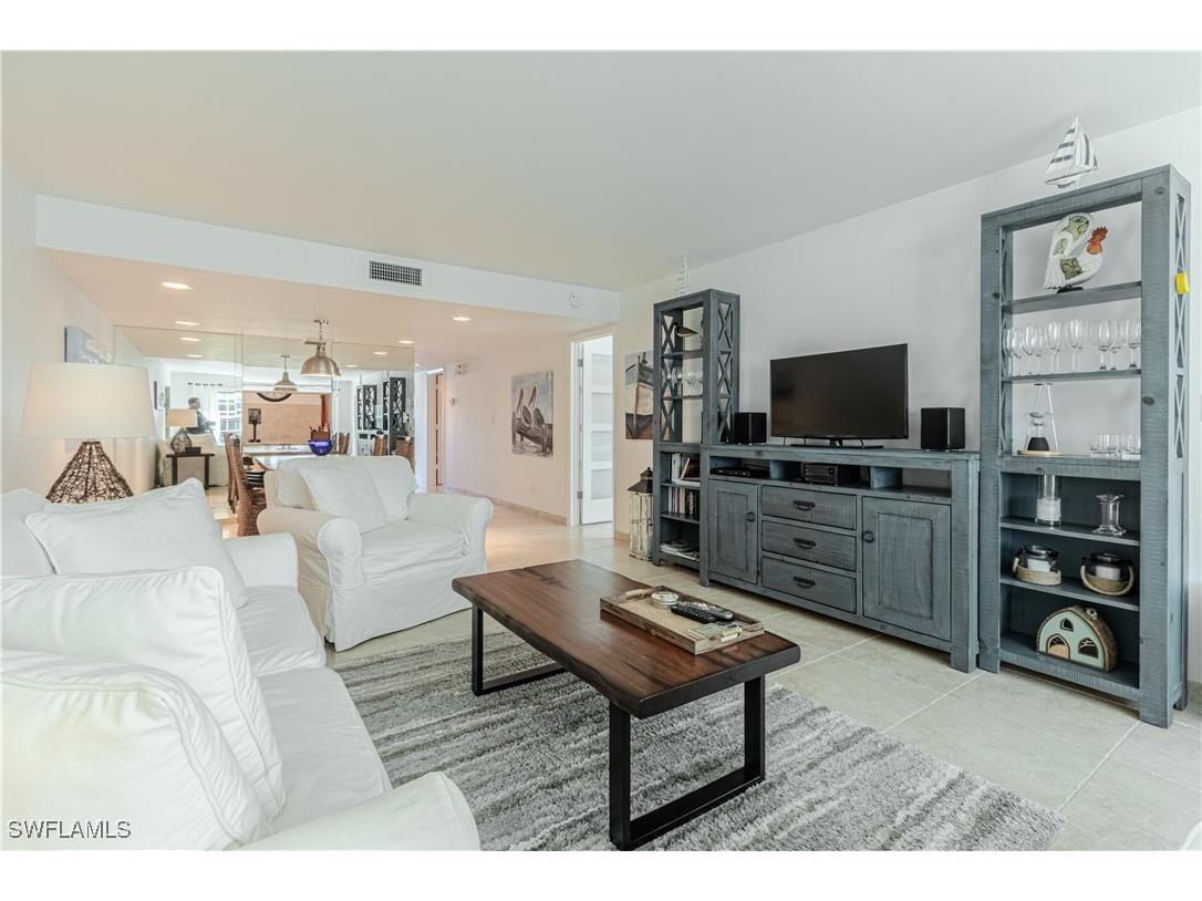 4200 Belair Lane #101 Naples FL 34103 226005143 image1