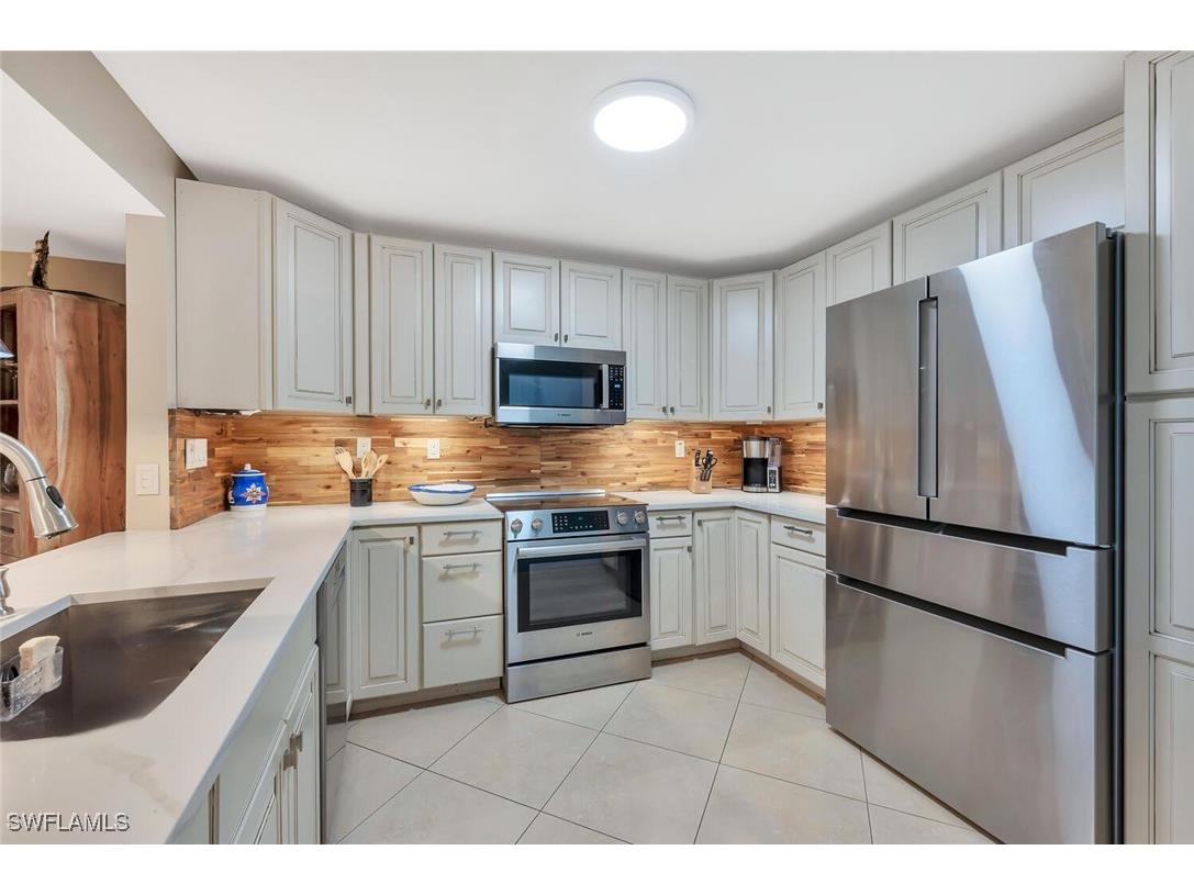 4200 Belair Lane #105 Naples FL 34103 225073770 image6
