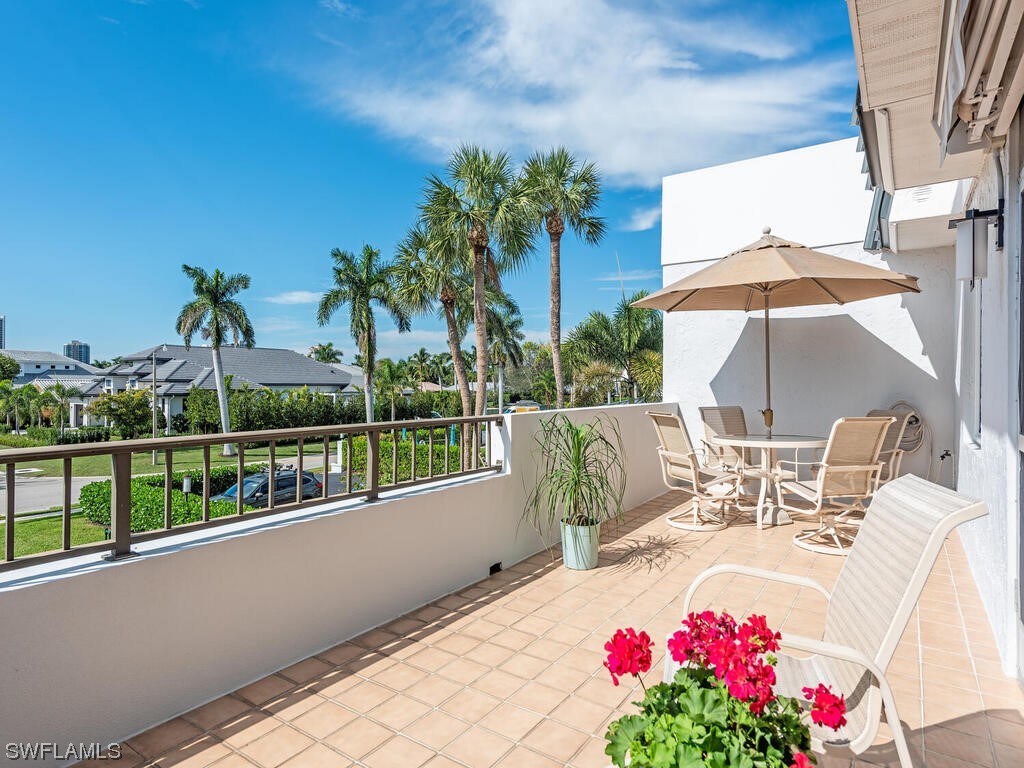 4200 Belair Lane #204 Naples FL 34103 224009605 image1