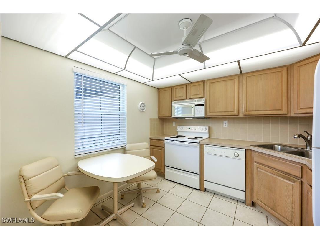 4200 Belair Lane #302 Naples FL 34103 225078447 image8