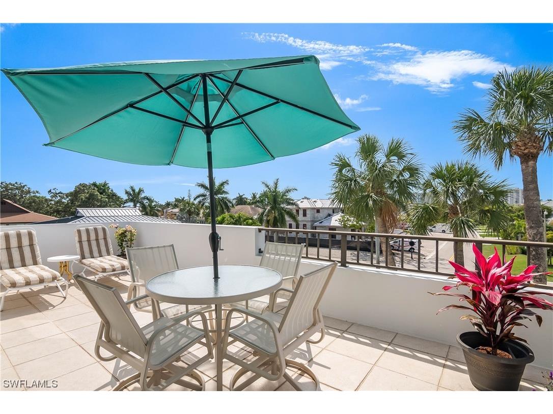 4200 Belair Lane #305 Naples FL 34103 224023503 image1