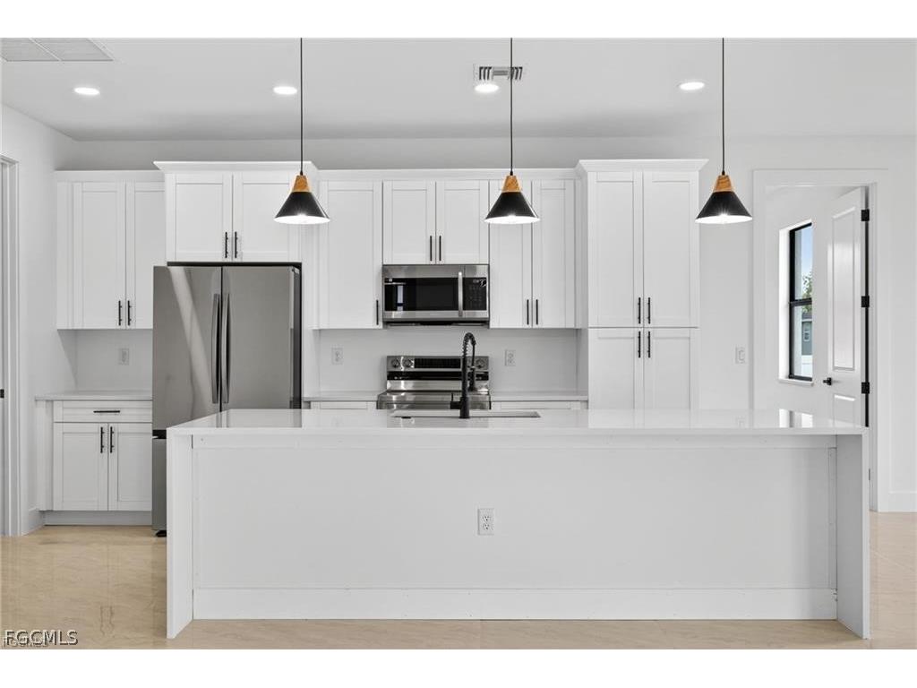 4201 14th Street W Lehigh Acres FL 33971 2026010343 image8